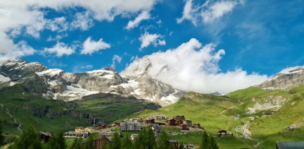 CERVINIA MONOLOCALE RISTRUTTURATO CON BOX AUTO