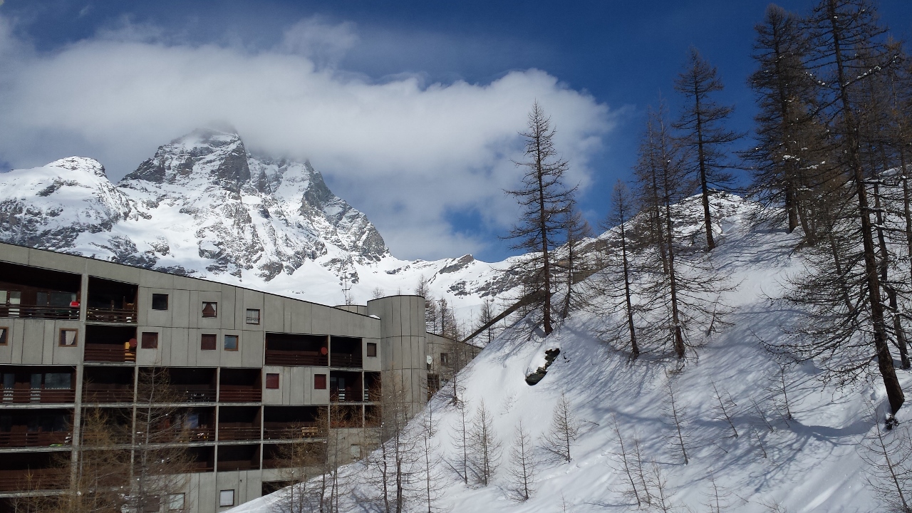 CERVINIA TRILOCALE RISTRUTTURATO TERRAZZA E VISTA